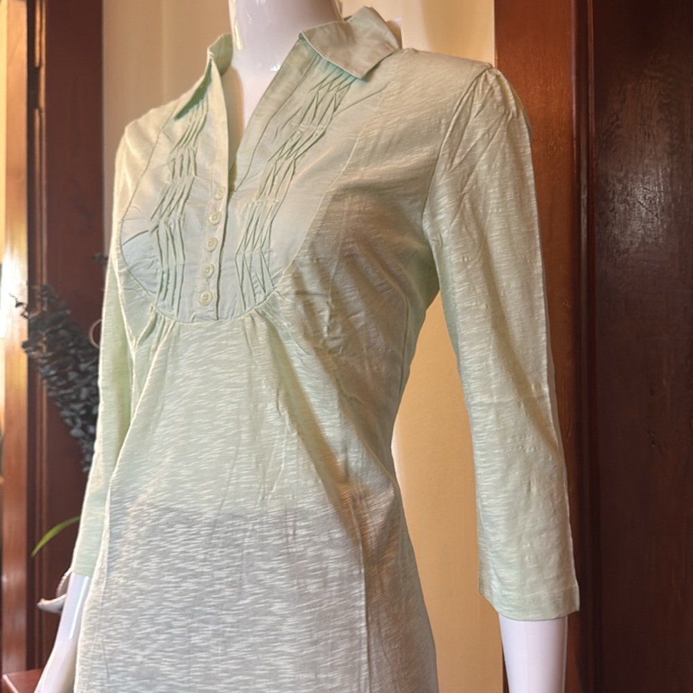 NWt northern reflections size small Women's Light Green Button-Up Top